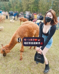 #彰化🦋小婷 157.E.46.25歲    姣好的比例還是讓她看起來很修長