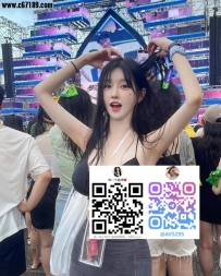 台南📝A辣  164 48 D奶 24歲 雪白細膩惹火曲線搭配上性感泳裝